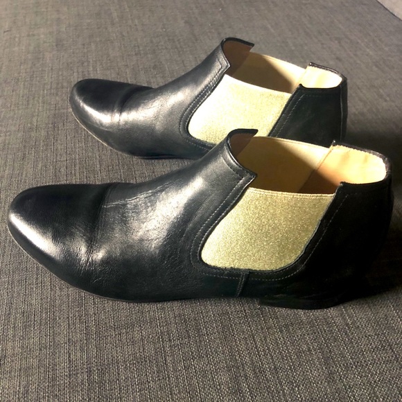 Boots - Picture 1 of 3